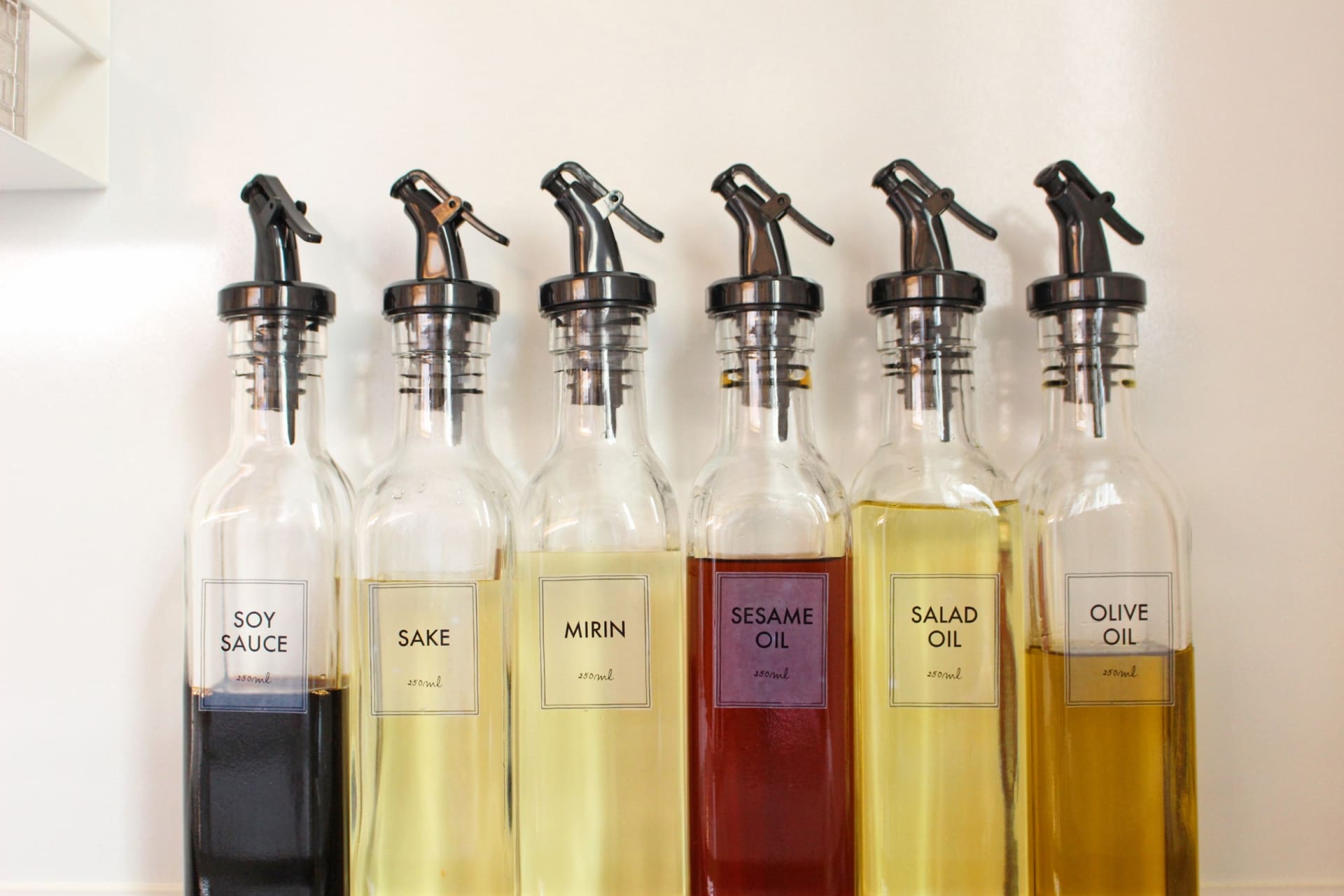 調味料をラベルで見つけやすく