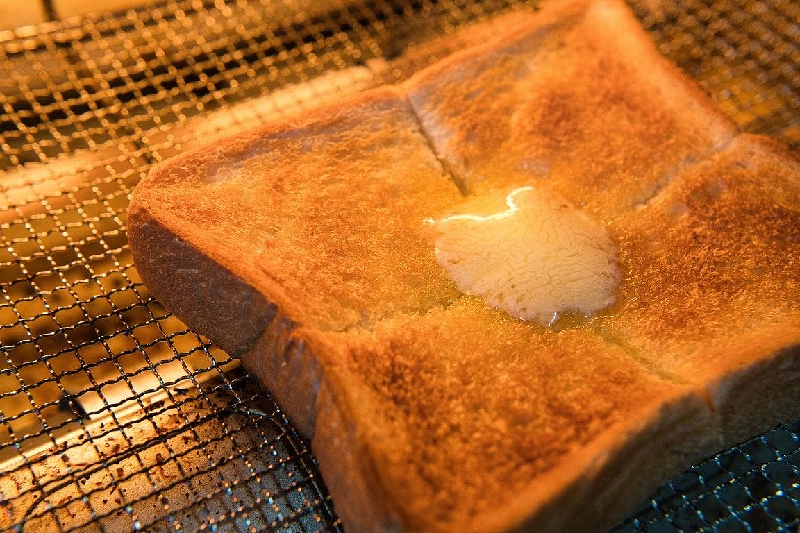 こんがり焼けた食パン